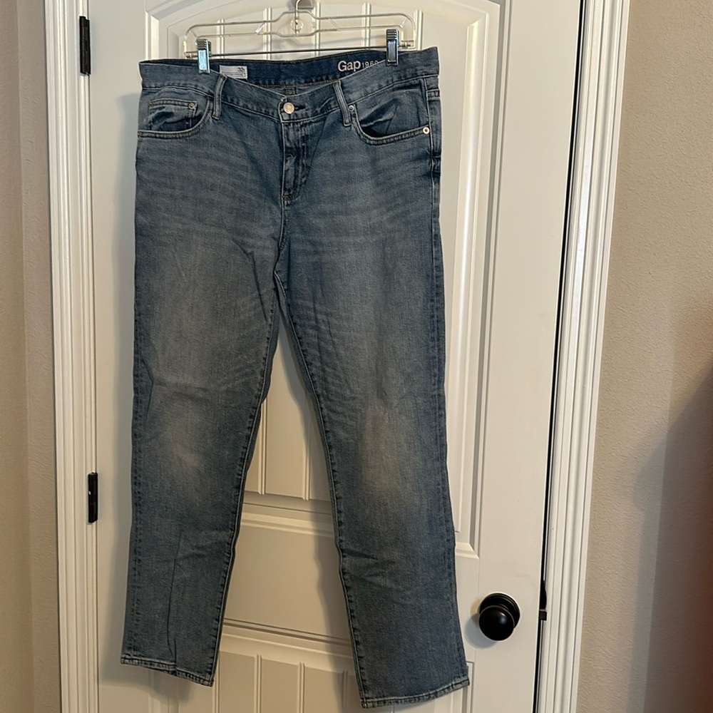 GAP 1969 size 32 TALL sexy boyfriend cut jeans.
